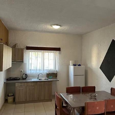 Cozy 400m From The Beach! Διαμέρισμα *