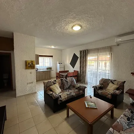 Διαμέρισμα Cozy 400m From The Beach!