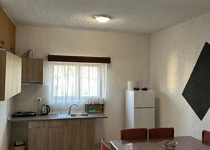 Cozy 400m From The Beach! 公寓 *