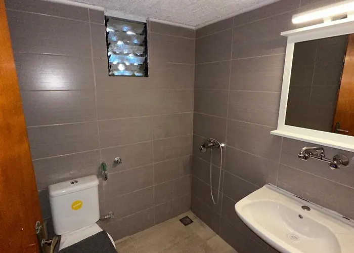 Cozy 400m From The Beach!