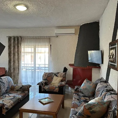 Cozy 400m From The Beach! *