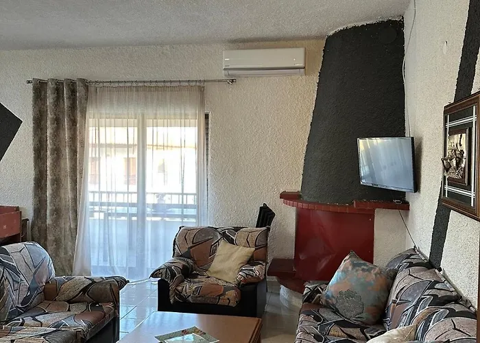 Cozy 400m From The Beach! *